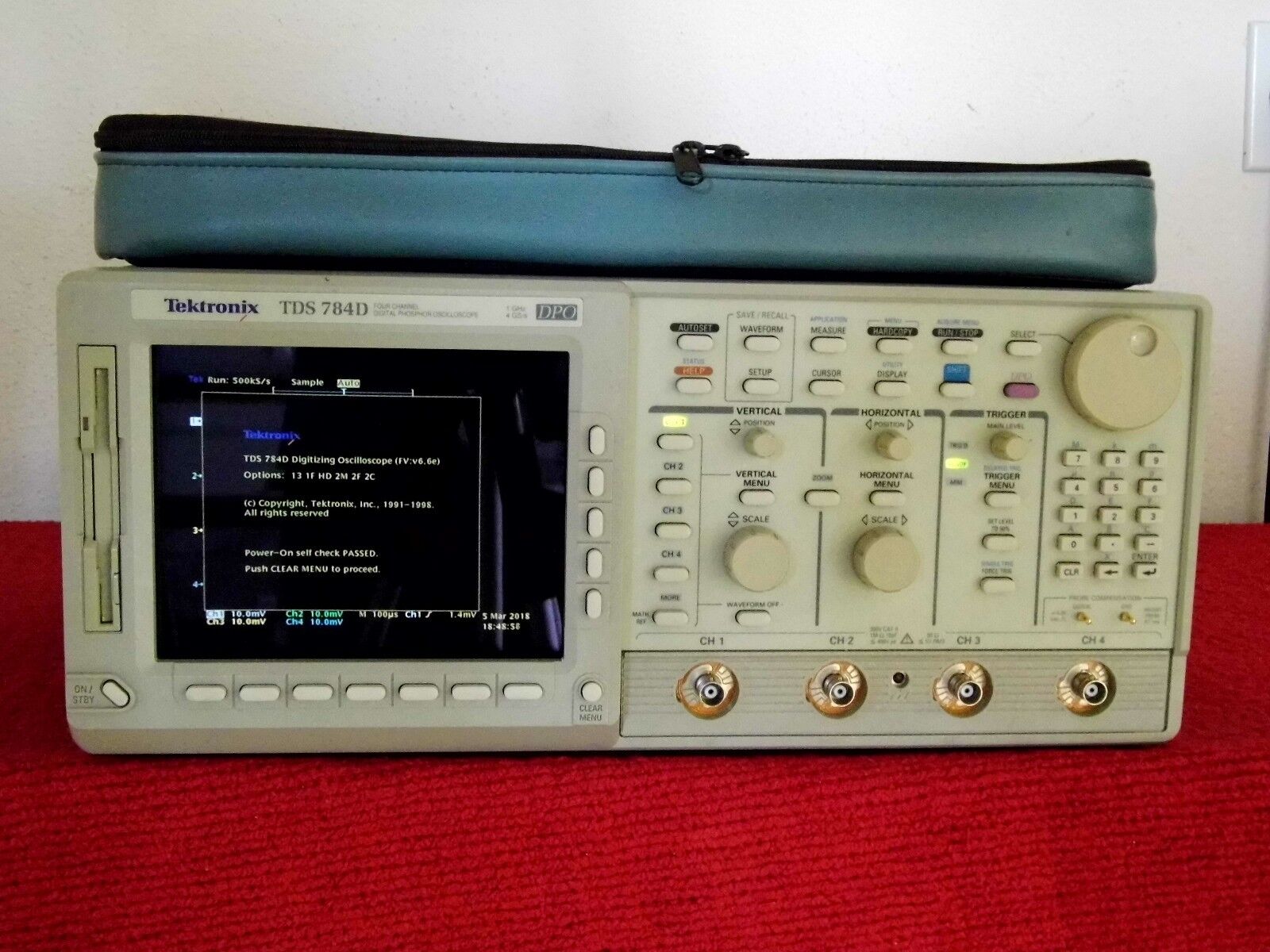 Tektronix TDS 784D opt 13/1F/2F/2C/2M 1 GHz 4GS/s 90 day warranty Tektronix TDS 784D opt 13/1F/2F/2C/2M 1 GHz 4GS/s 90 day warranty